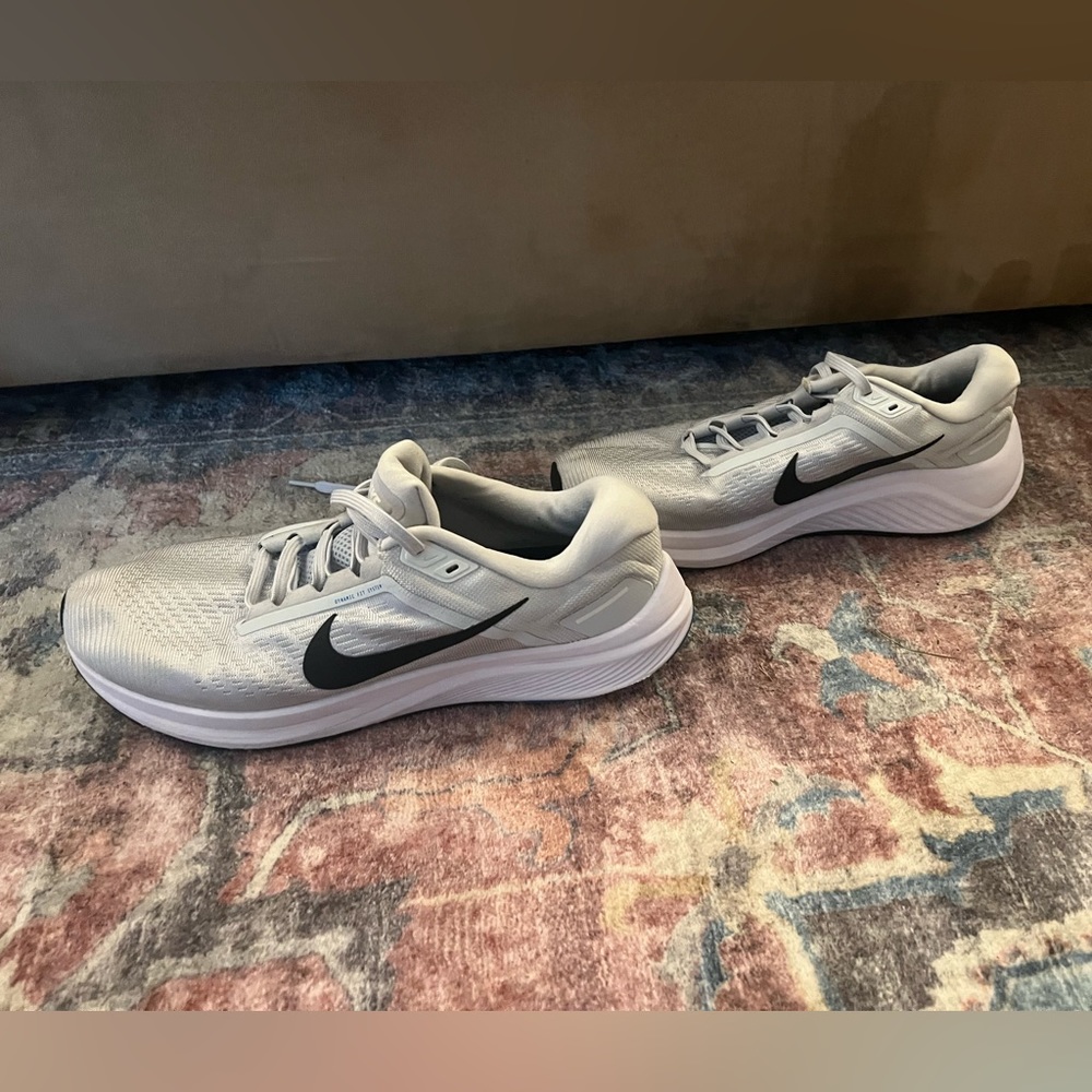 NIKE MENS 10.5
